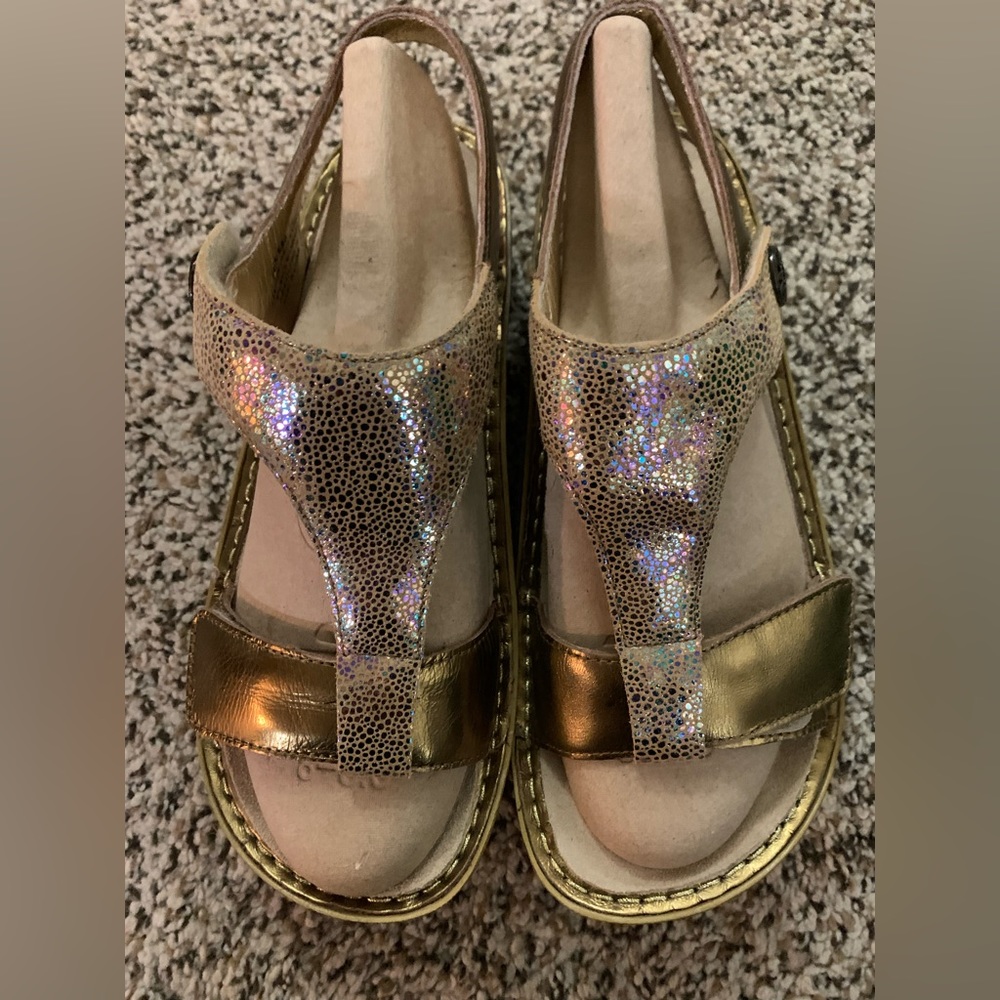 Algeria. Sandals like new size 39. USA size 9
